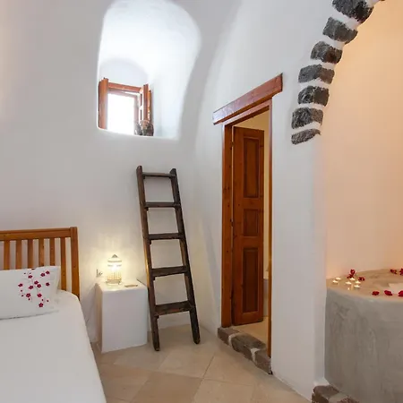 Villa The Winery Estate Megalochori (Santorini)
