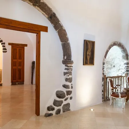 Villa The Winery Estate Megalochori (Santorini)